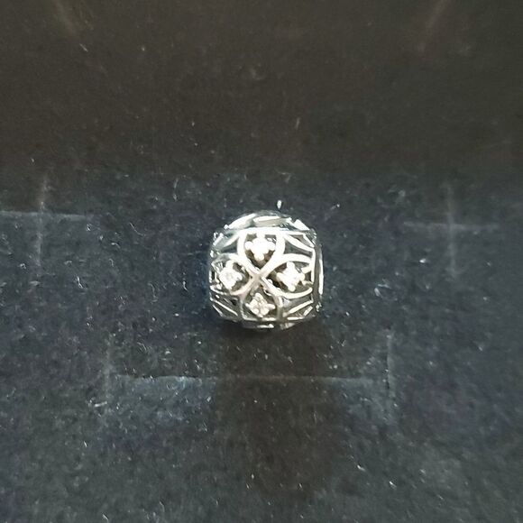 925 Sterling Silver Charm E - Picture 9 of 11
